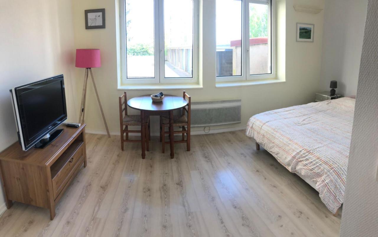 בסאנקון Le Comtois, Studio Au Calme Proche De La Gare מראה חיצוני תמונה